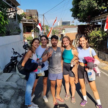 Griya Backpacker Pak yon Bed and Breakfast Malang Exterior foto
