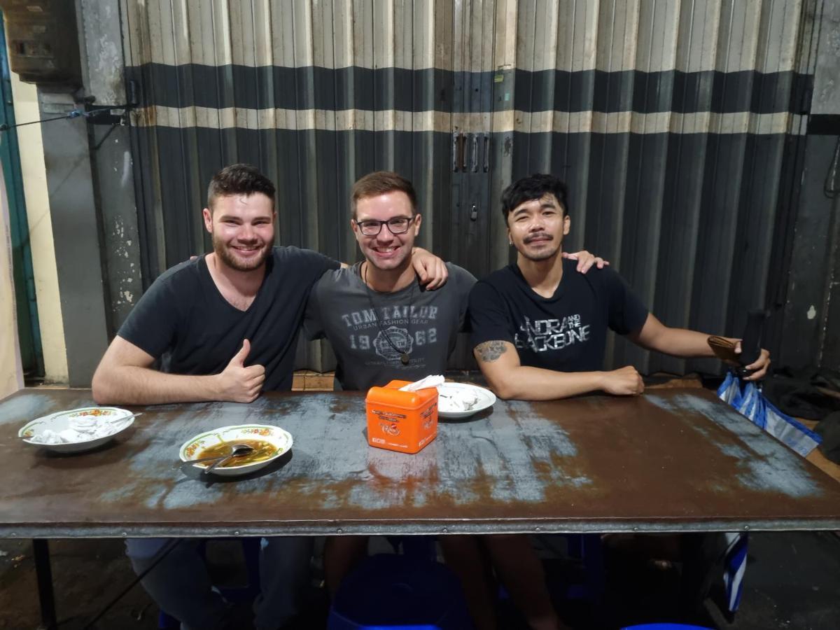 Griya Backpacker Pak yon Bed and Breakfast Malang Exterior foto